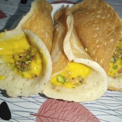 A picture of Arabic qatayef(atayef).