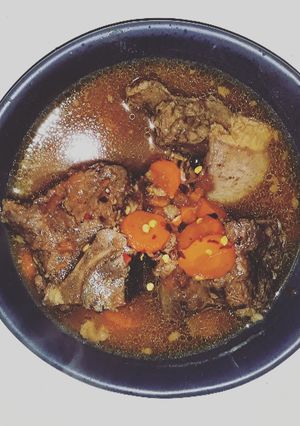 A picture of Beef bones soup.