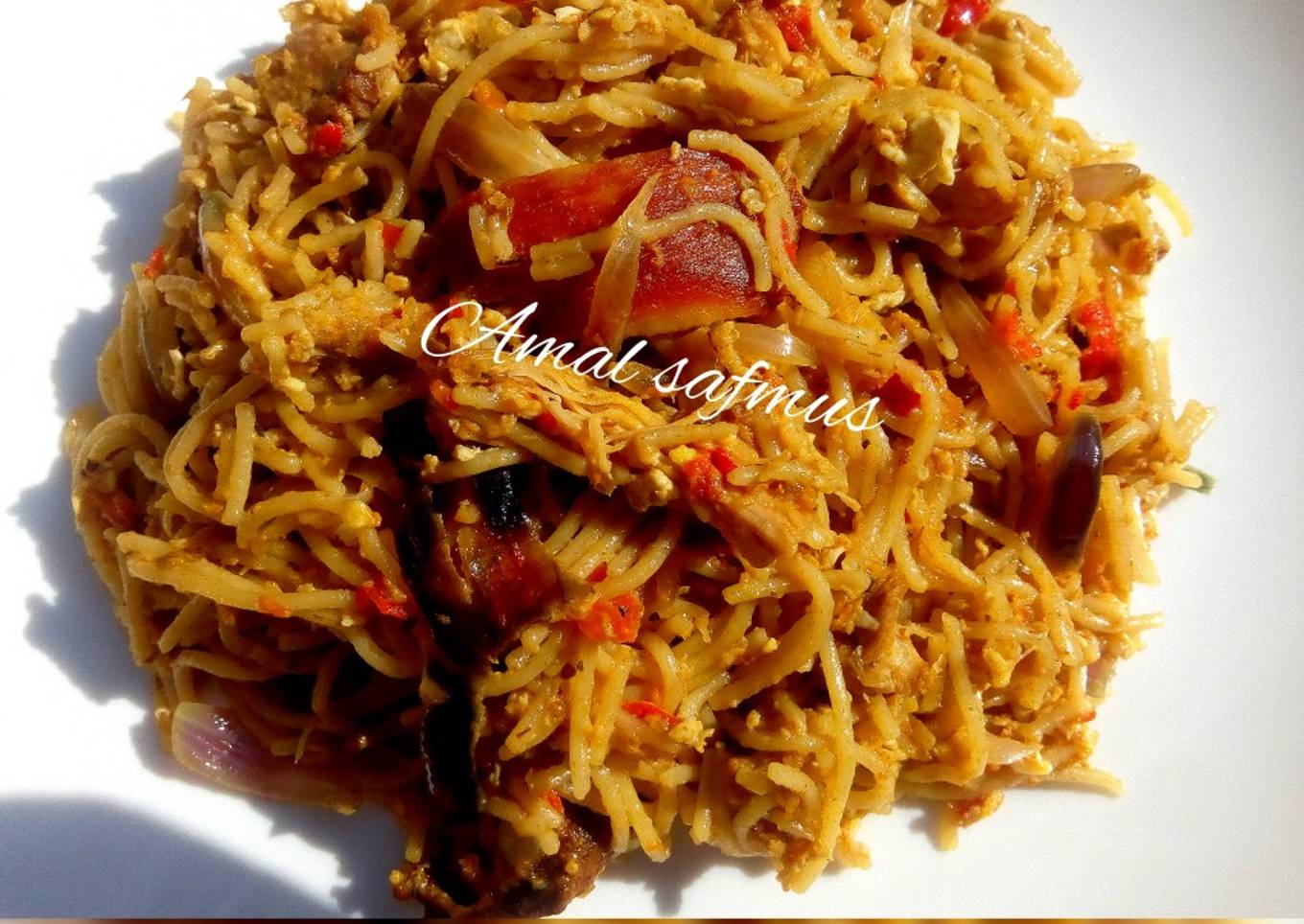 Spaghetti with scramble egg