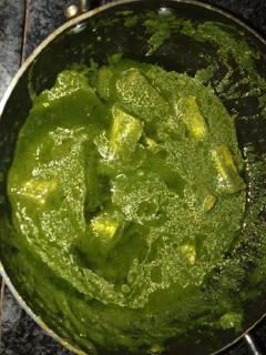 पालक पनीर (palak paneer recipe in marathi) रेसिपी चे मुख्य फोटो