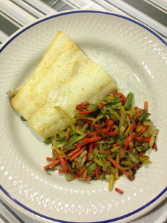 Una foto de Bacalao con verduritas