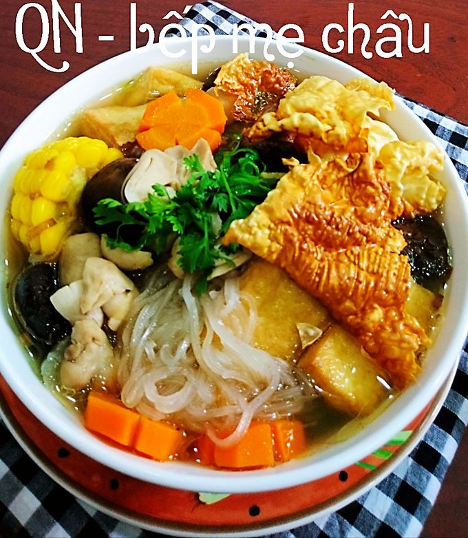 A picture of Vegetarian Hủ Tiếu Noodle Soup.