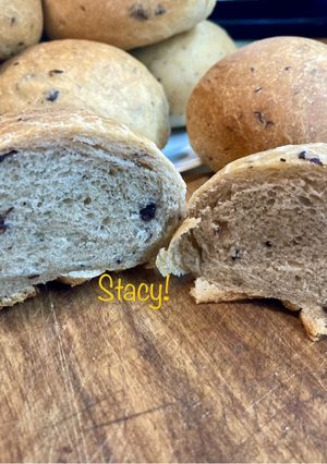 A picture of Simple and Fluffy Olive Rolls.