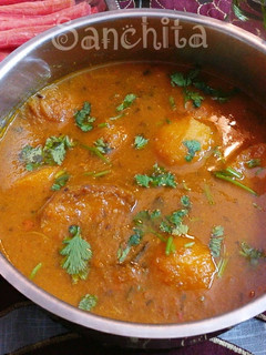 बनारसी दम आलू (Banarasi dum aloo recipe in Hindi) रेसिपी मुख्य फोटो