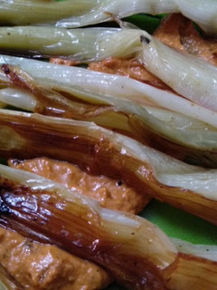 Una foto de Calçots al horno