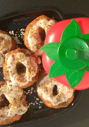 A picture of Biscuit creamy donuts.