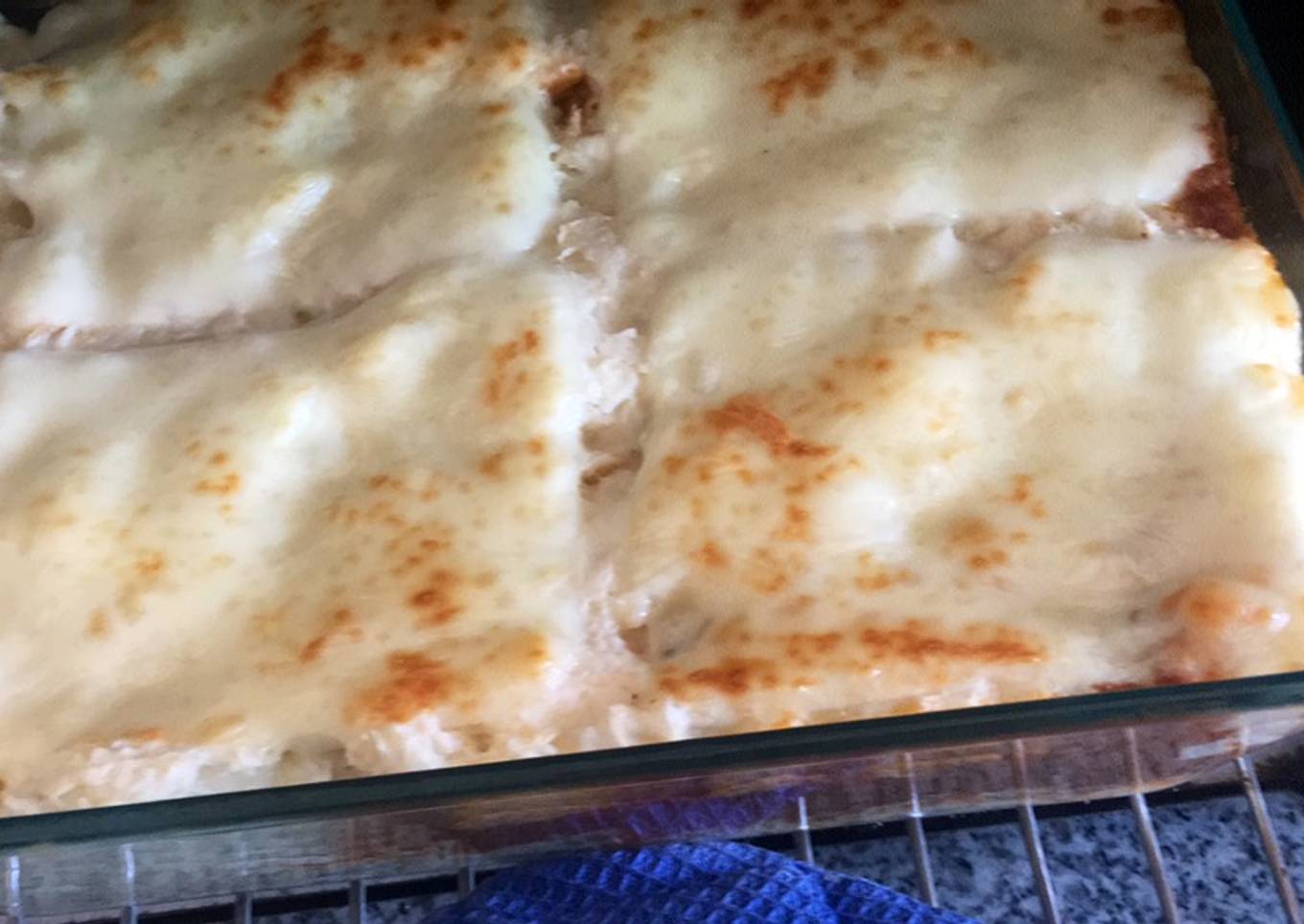 Pastelón de yuca mitad queso 🧀 y mitad carne molida