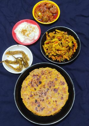 દૂધીના થેપલા (Dudhi Thepla Recipe In Gujarati) રેસીપી મુખ્ય ફોટો