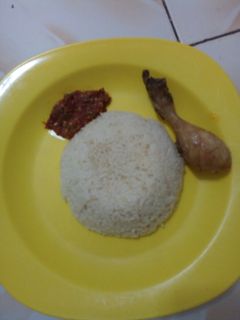 Foto resep Nasi gurih no.santan plus ayam goreng satu bumbu 2 menu
