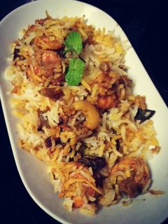 A picture of Prawn Biryani.