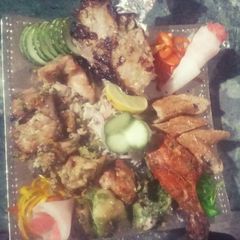 A picture of Chicken platter.