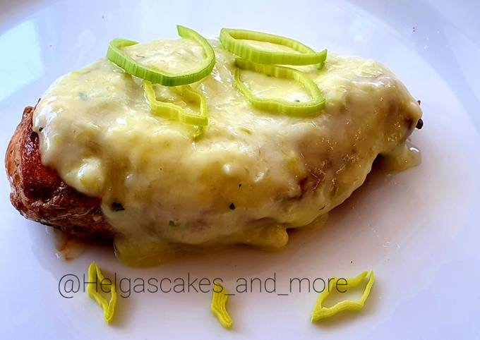 Hähnchenbrustfilets mit Porree-Soße