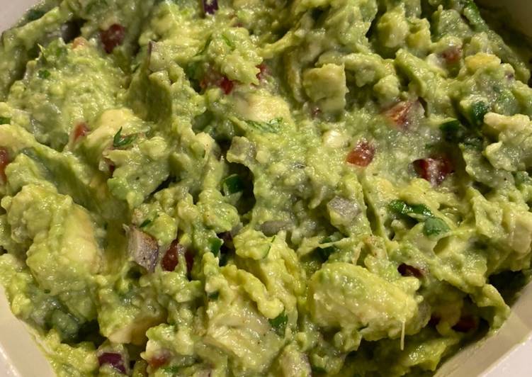 Easy Way to Prepare Favorite The BEST Guacamole!