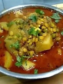 लौकी मटर चने की दाल की सब्जी (Lauki matar chane ki dal ki sabzi recipe in hindi) रेसिपी मुख्य फोटो