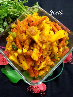 मिक्स वेज अचार(Mix veg achar recipe in Hindi) रेसिपी मुख्य फोटो