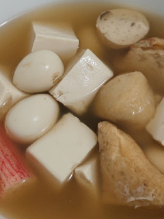 A picture of Easy tofu and quail egg soup with yong tau foo.
