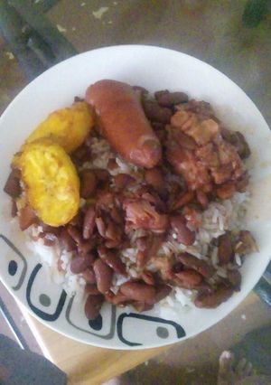 Una foto de Porotos con rabito de puerco