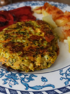 Una foto de Hamburguesas de brócoli y zanahoria