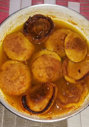 A picture of Gram flour pakora curry.