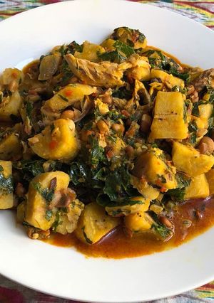A picture of Unripe plantain with beans.
