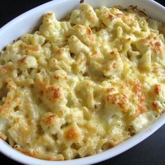 A picture of Cauliflower & Macaroni Cheese Bake.