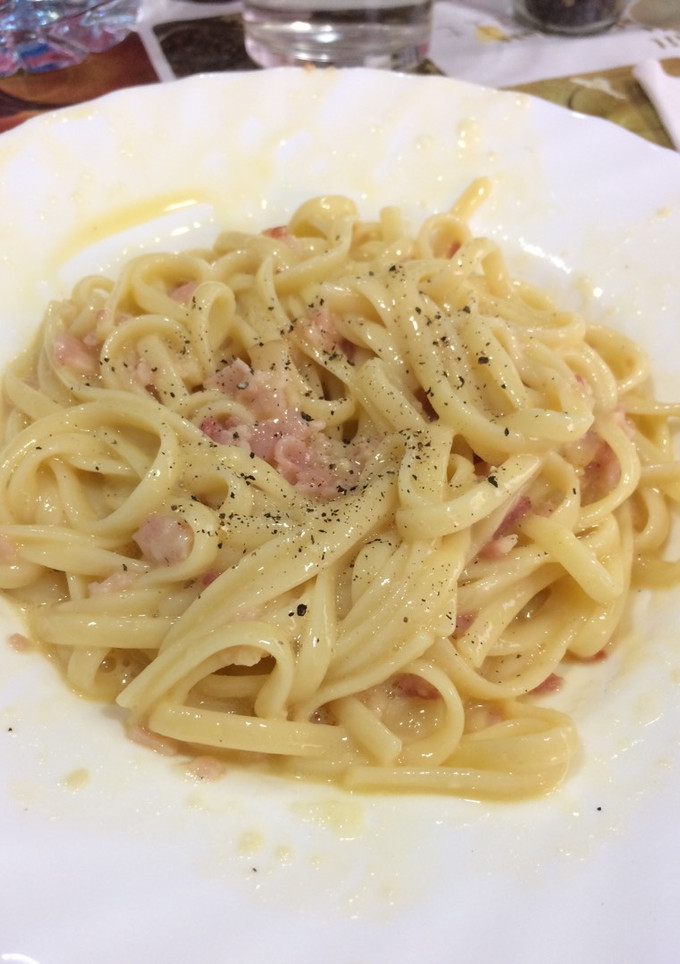 Una foto de Tallarines carbonara auténticos