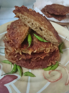 Foto resep Martabak mi instan dadakan... #BikinRamadahBerkesan