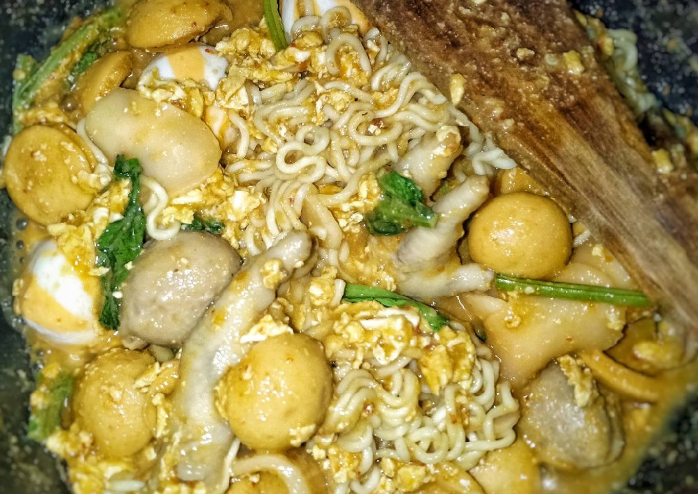 Seblak ceker mie