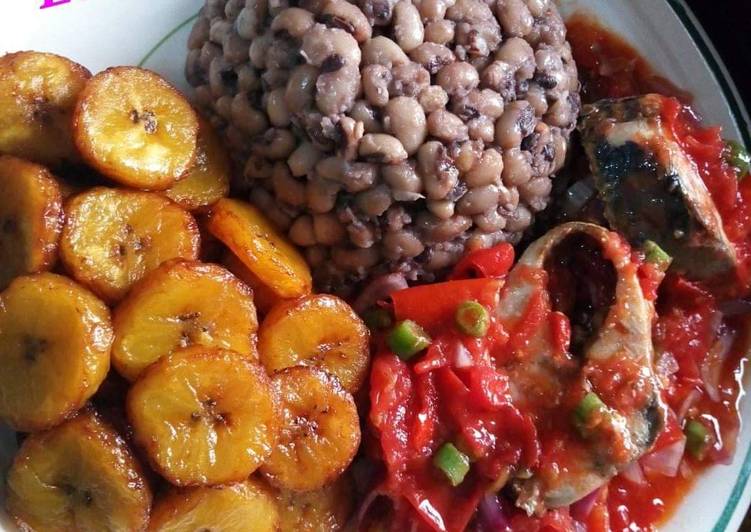 Recipe of Ultimate Beans,fried plantain with egg sauce