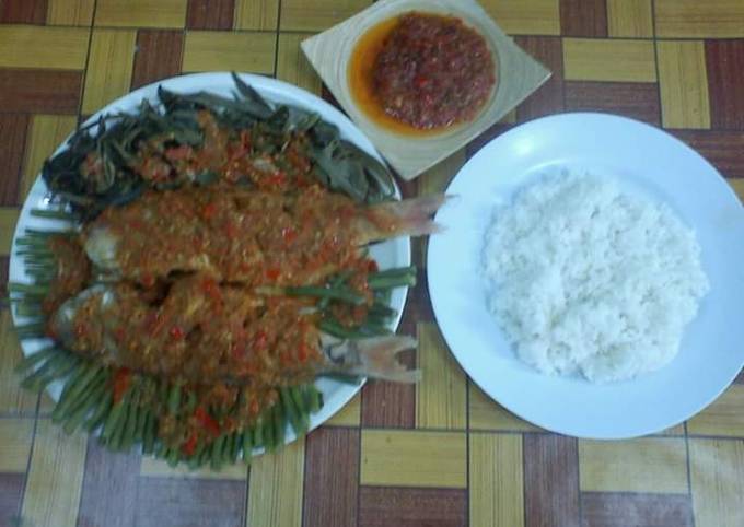 Ikan nila mandi sambal trasi