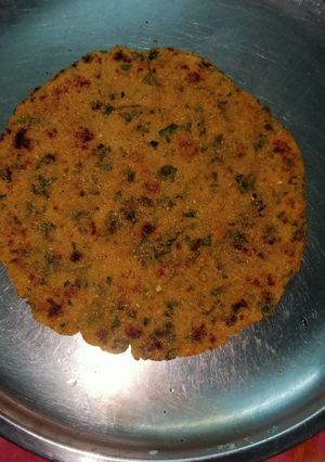 मेथी वाला मक्का का पराठा (methi wala makka ka paratha recipe in Hindi) रेसिपी मुख्य फोटो