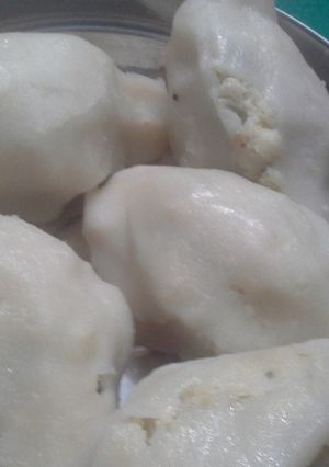 A picture of Urad dal kozhakkatai-.