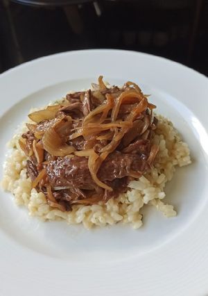 Une photo de Boeuf sauté aux oignons