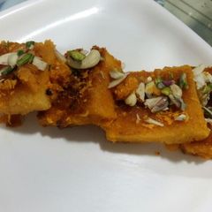 A picture of Shahi piece.