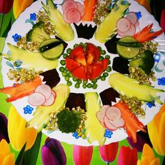 A picture of Sprouted greeney salad.