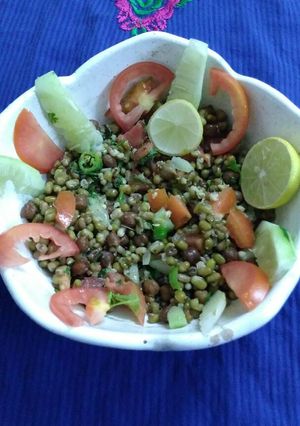 A picture of Moong sprouts salad.