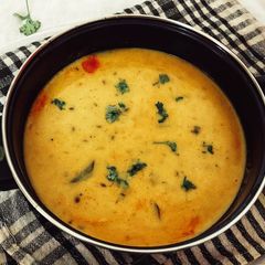 A picture of Dahi curry.