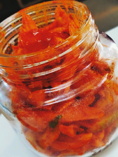 आम का हींग वाला अचार(aam ka hing wala achar recipe in hindi) रेसिपी मुख्य फोटो