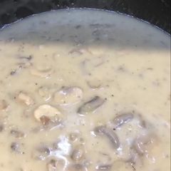 A picture of Mushroon Gravy for Poutine.
