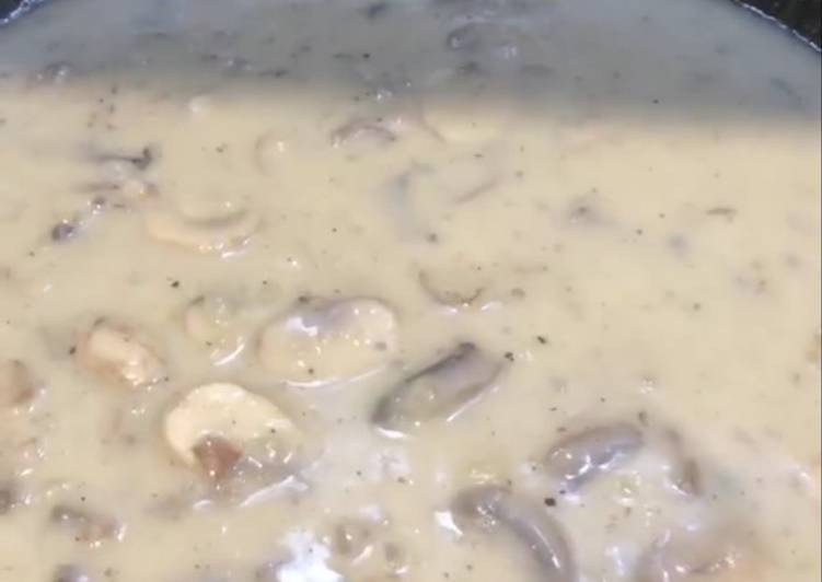 How to Prepare Quick Mushroon Gravy for Poutine