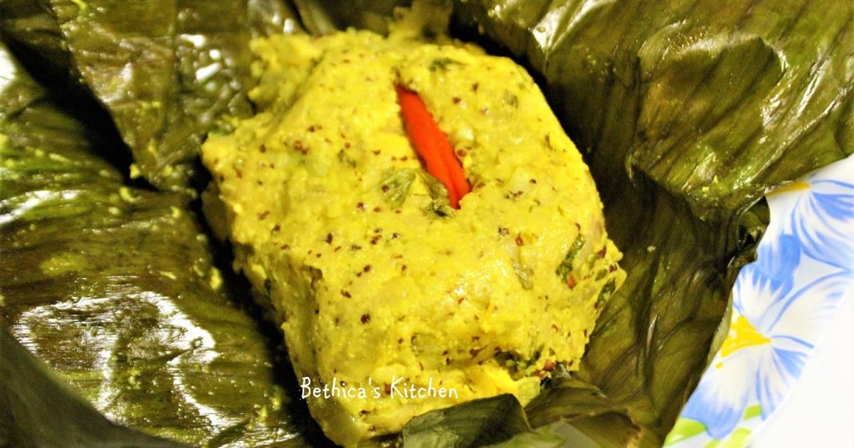 Oal Paturi (Elephant Yam steam cooked in Banana Leaf Bengali style