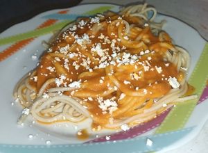 Una foto de Pasta con salsa de jitomate