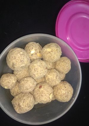 सिंघाड़े का लड्डू (Singhade ka laddu recipe in hindi) रेसिपी मुख्य फोटो