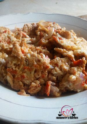 A picture of Eggs sauce.