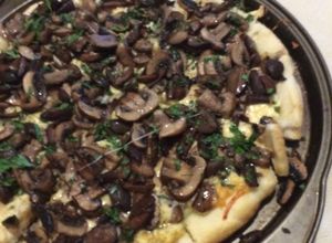 Una foto de Pizza 🍕 con champiñones portobellos