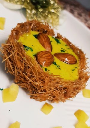 A picture of Vermicilli mango rabdi nest.