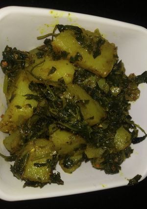 A picture of Aloo Methi sabzi.