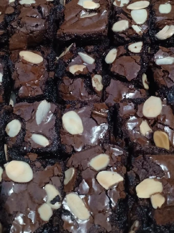 Cara Mudah Membikin Resep 40. Fudgy Brownies Shiny Crust yang Sempurna Anti Ribet, Bisa Manjain Lidah