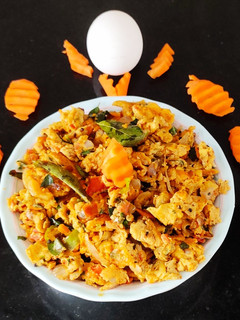 முட்டை கேரட் பொரியல் (Egg Carrot subji recipe in tamil) செய்முறை முக்கிய புகைப்படம்