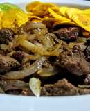 HÍGADO Encebollado con Chips de Plátano (tajadas)😍